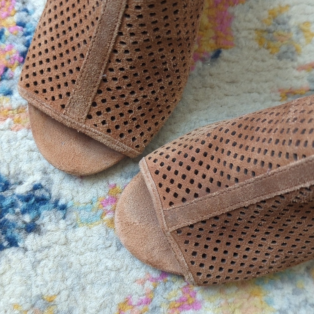 Tory Burch Jessie Perforated Suede Leather Peep Toe High Heel Booties Brown 6.5 - Picture 3 of 16